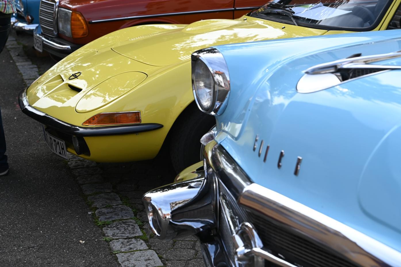 Bild mit altem grünen VW-Bus